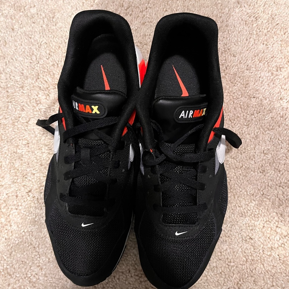 Nike Air Max IVO Sneakers Black Infrared 580518-016